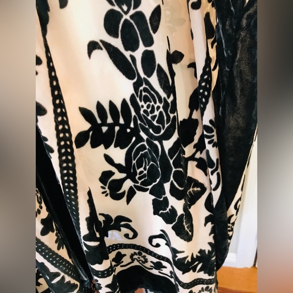 Velvet Burnout Fringe Kimono. Bohemian - Picture 11 of 13